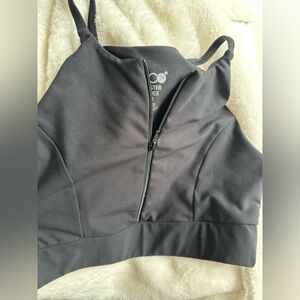 Black Zip-Up Sports Bra